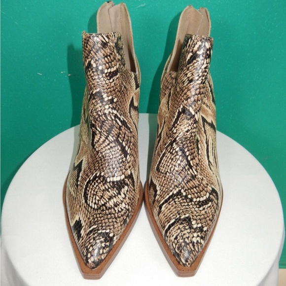 Vince Camuto Gannilla Western Python Snakeskin Leather Ankle Boots - Picture 9 of 9